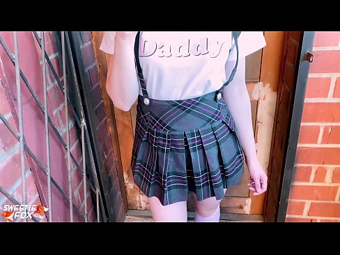 ❤️ Schoolgirl Sikini derinden Sucks ve sınıflar yerine sikikleri. Porno bizde ☑