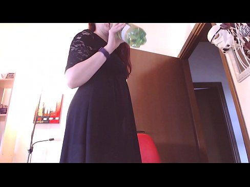 ❤️ Kirli ve tatlı külotları seven itaatkar bir köle bu videoyu izledikten sonra mastürbasyon yapmak zorunda kalıyor! Porno bizde ☑