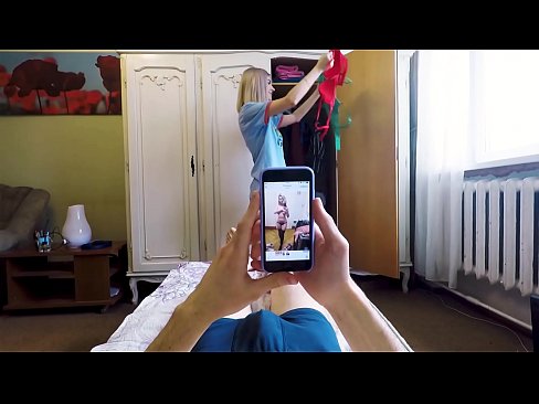 ❤️ Üvey kızkardeş, anne eve gelmeden önce kardeşi boşalmak yaptı Porno bizde ☑