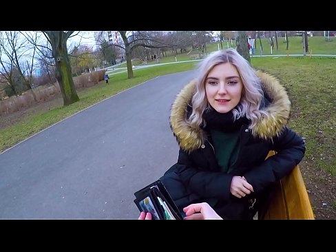 ❤️ Para için bir yabancının sıcak boşalmasını yutar - parkta Eva Elfie tarafından oral seks Porno bizde ☑